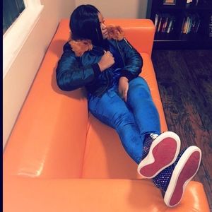 Meet your Posher, Montee'a